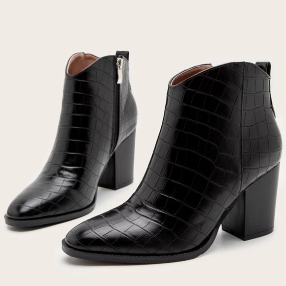 PREORDER! Black Crocodile Animal Western Booties - Picture 12 of 13